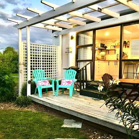 הוילה Tamahere Rustling Oaks Nz Tropical Tiny House מראה חיצוני תמונה
