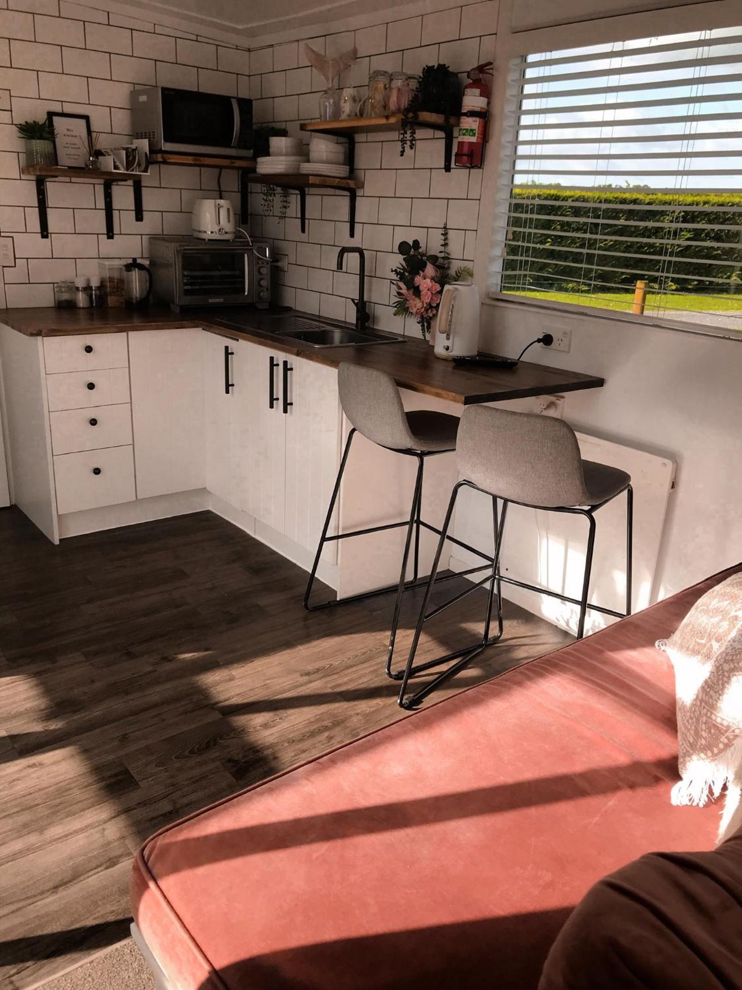הוילה Tamahere Rustling Oaks Nz Tropical Tiny House מראה חיצוני תמונה