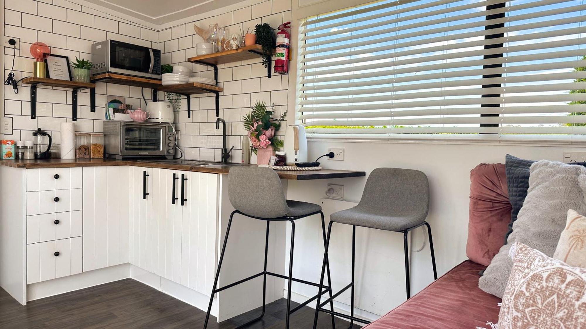הוילה Tamahere Rustling Oaks Nz Tropical Tiny House מראה חיצוני תמונה